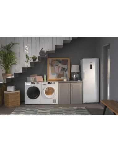 hw70-b12636n-lavatrice-7kg-a-carica-front-s6-12.jpg