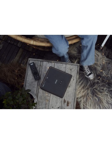 epson-videoproiettore-ef-12-21.jpg