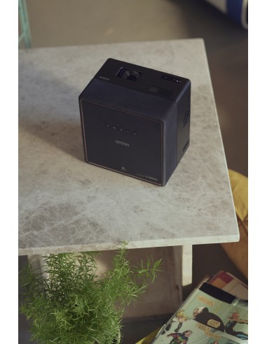 epson-videoproiettore-ef-12-37.jpg