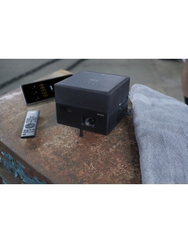 epson-videoproiettore-ef-12-67.jpg