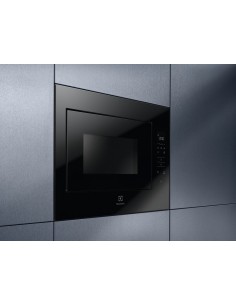 microonde-con-grill-electrolux-mq927gne-26-l-900-w-nero-1.jpg 2